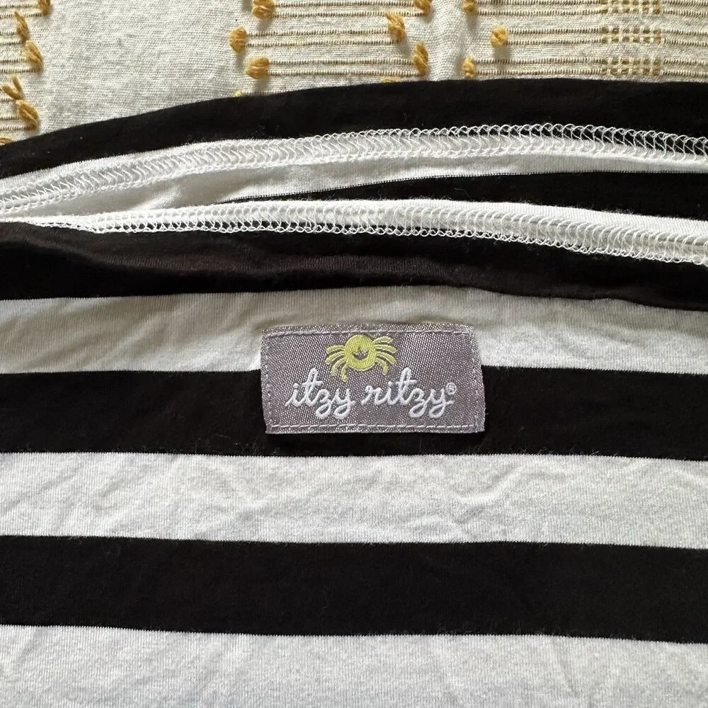 Itzy Ritzy Mom Boss 4-in-1 Nursing & Car Seat Cover Black/White
